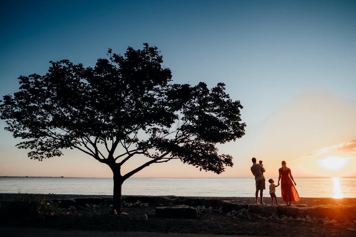 Hamilton Newborn Photographer | Confederation Park Beach